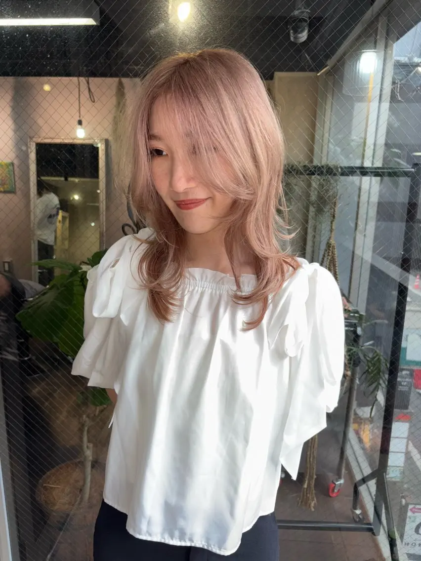 ミディアム カット ヘアカラー 心斎橋/デザインカラ ー/海外風/ナツミのヘアスタイル