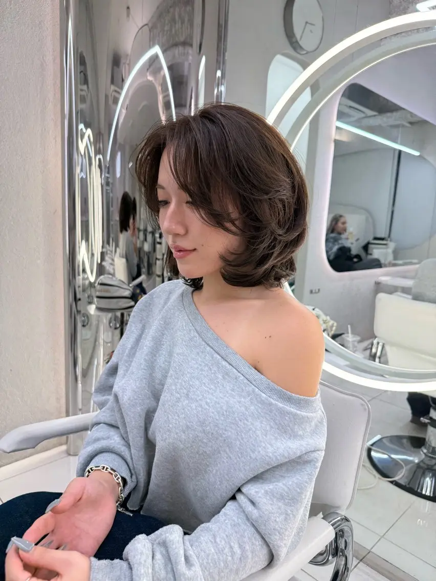 ミディアム ボブレイヤー ボブ レイヤーカット ハイトーンボブ Mizuki.のヘアスタイル