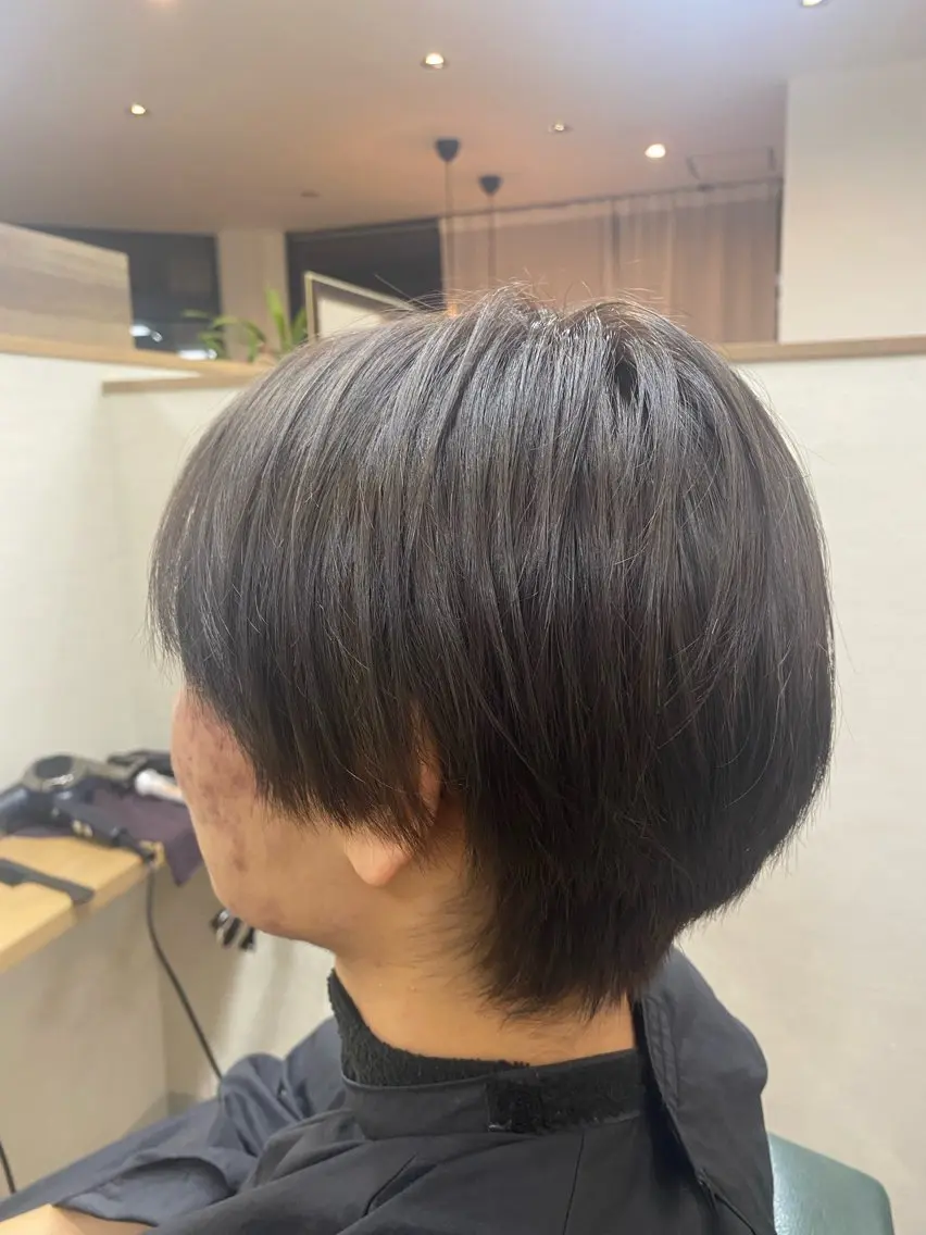 カラー メンズ シルバー ミツツカ リンタロウのヘアスタイル