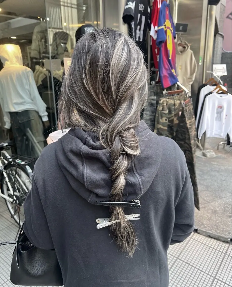 ロング カラー ヘアアレンジ ダークグレー ダークグレージュ グレージュ ハイライトカラー ハイライト 指名数No.1 /NAOYAのヘアスタイル