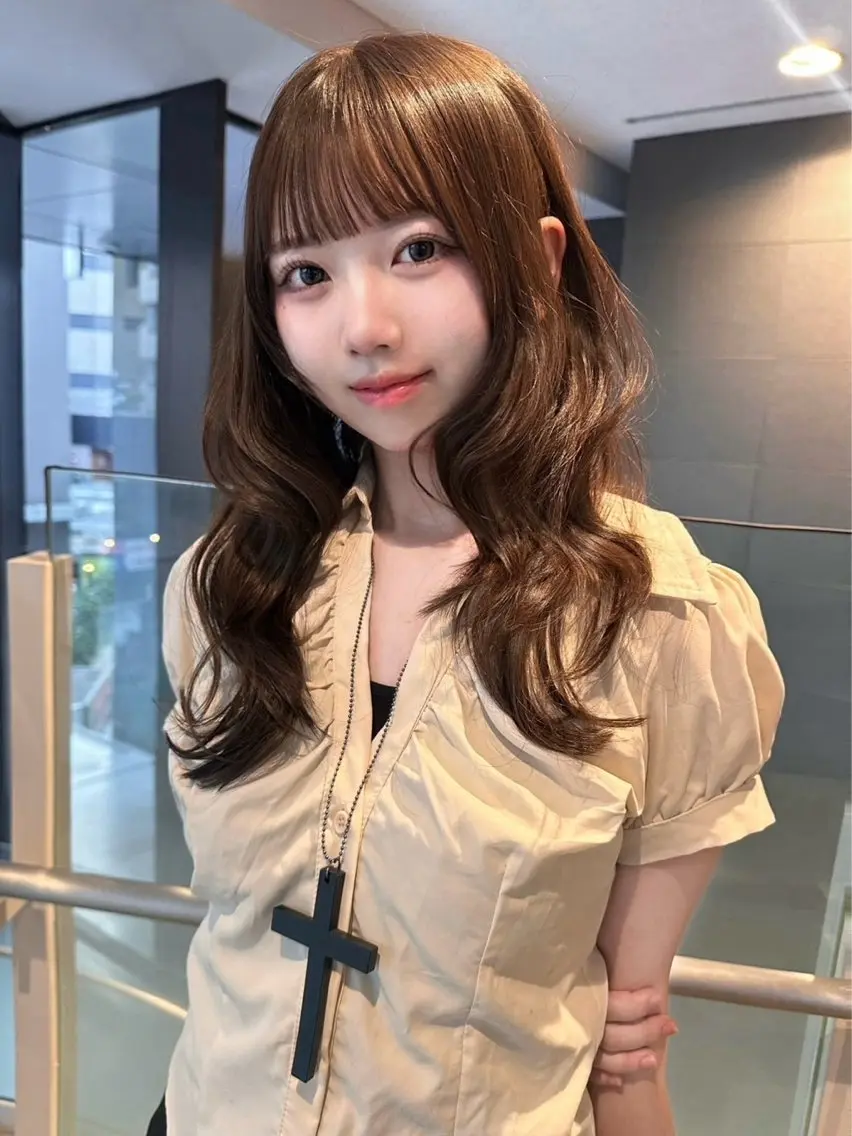 ロング カット 'AXIS Nanamiのヘアスタイル