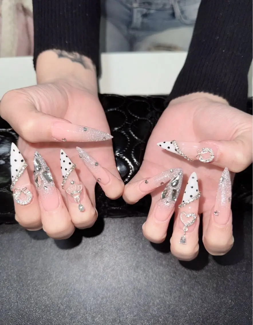 ネイル ハンドネイル ハンドケア Destiny Nails2のネイルデザイン