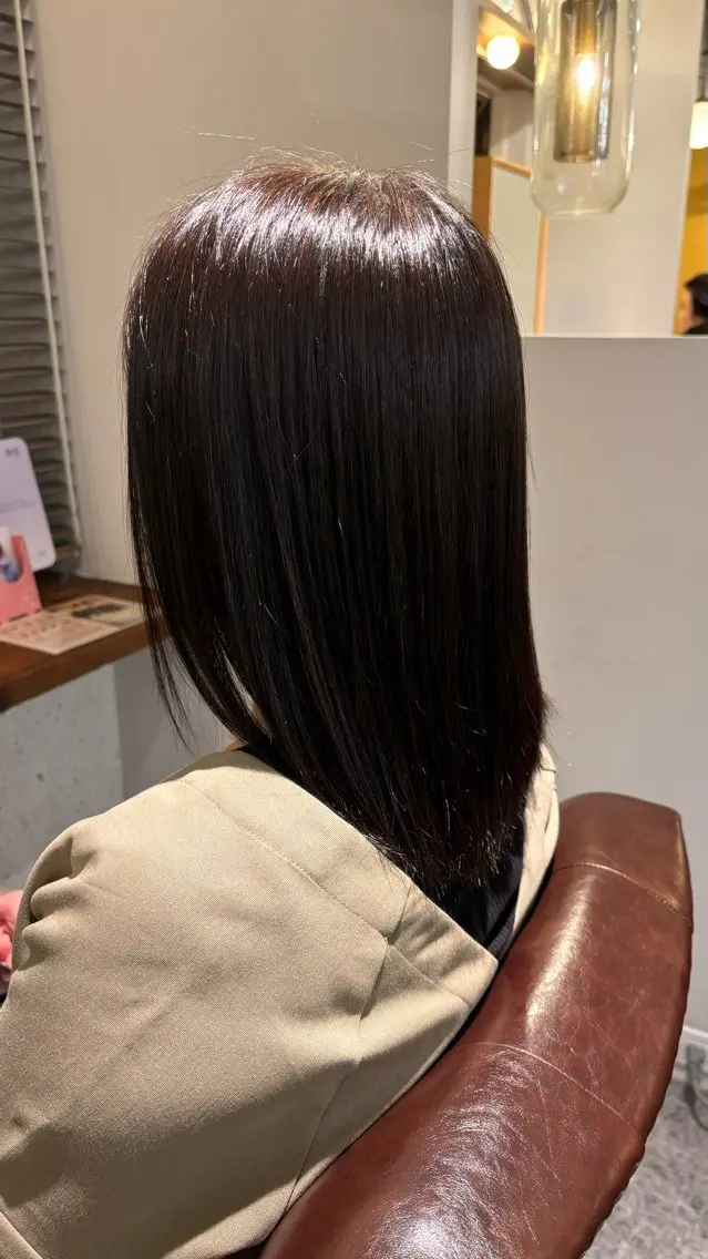 セミロング 縮毛矯正 平出 千尋のヘアスタイル