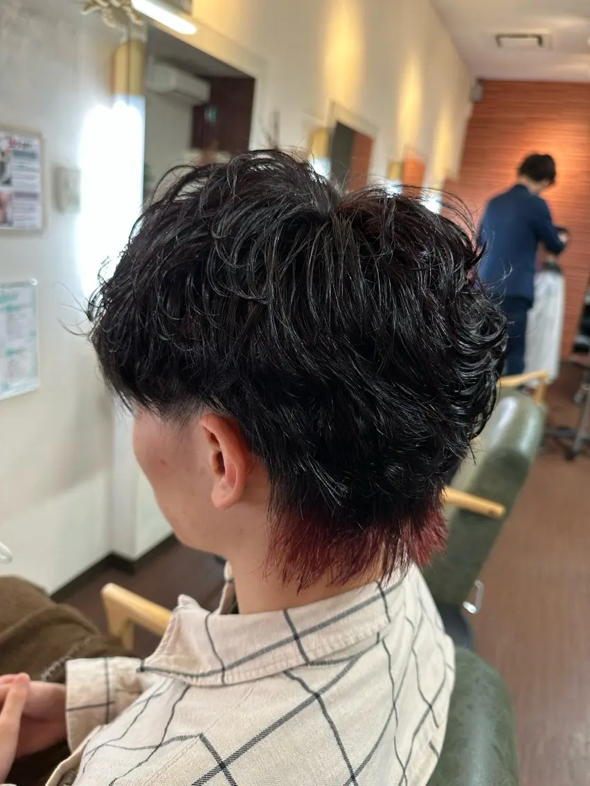 ショート カラー パーマ メンズ メンズハイライト メンズパーマ ハイライトカラー パープルカラー レッドカラー 💜推しインナー カラー/菊池柊真💜のヘアスタイル