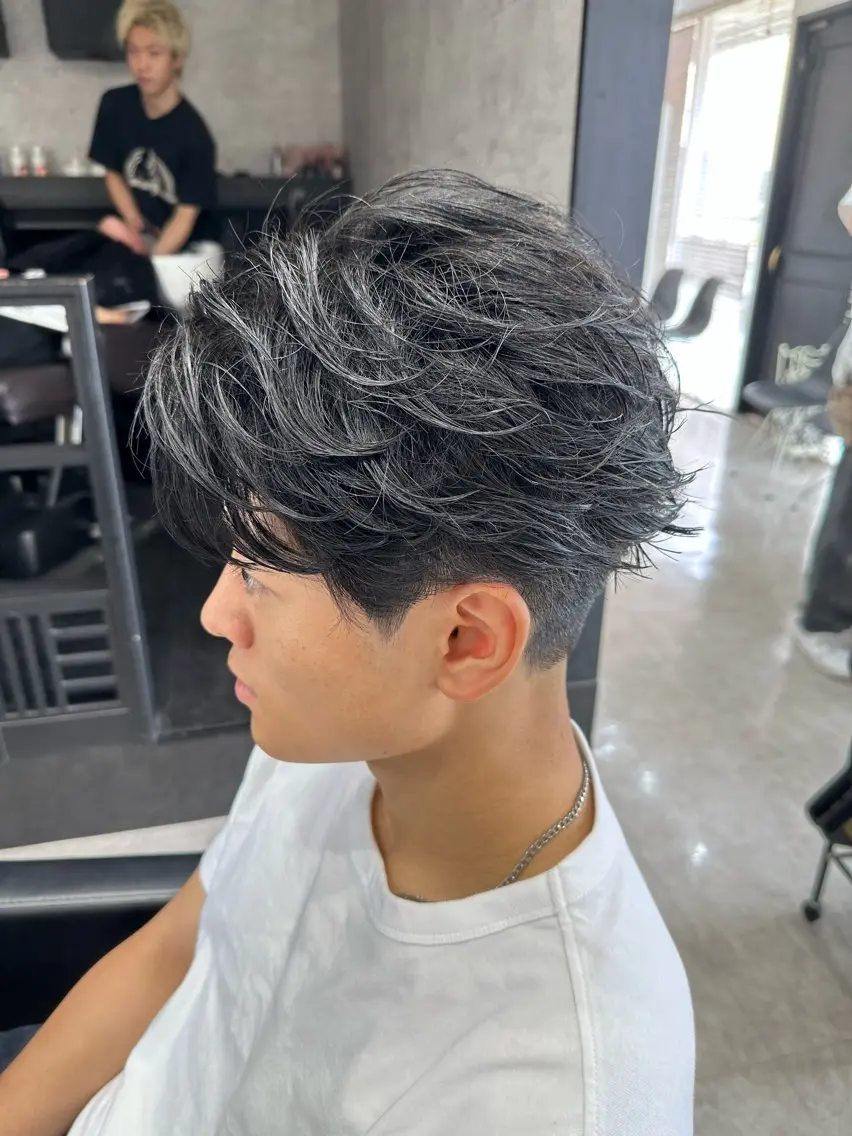 ショート パーマ メンズ フェザーパーマ メンズパーマ カット パーマ ユウ🪄 パーマ指名No1のヘアスタイル