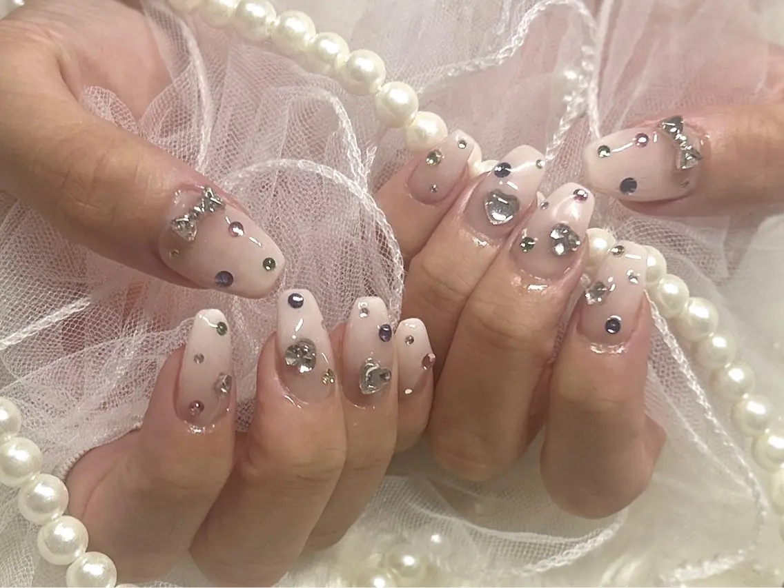 ネイル キラキラネイル ストーンネイル Zir nail 津田沼♡HAMADAのネイルデザイン