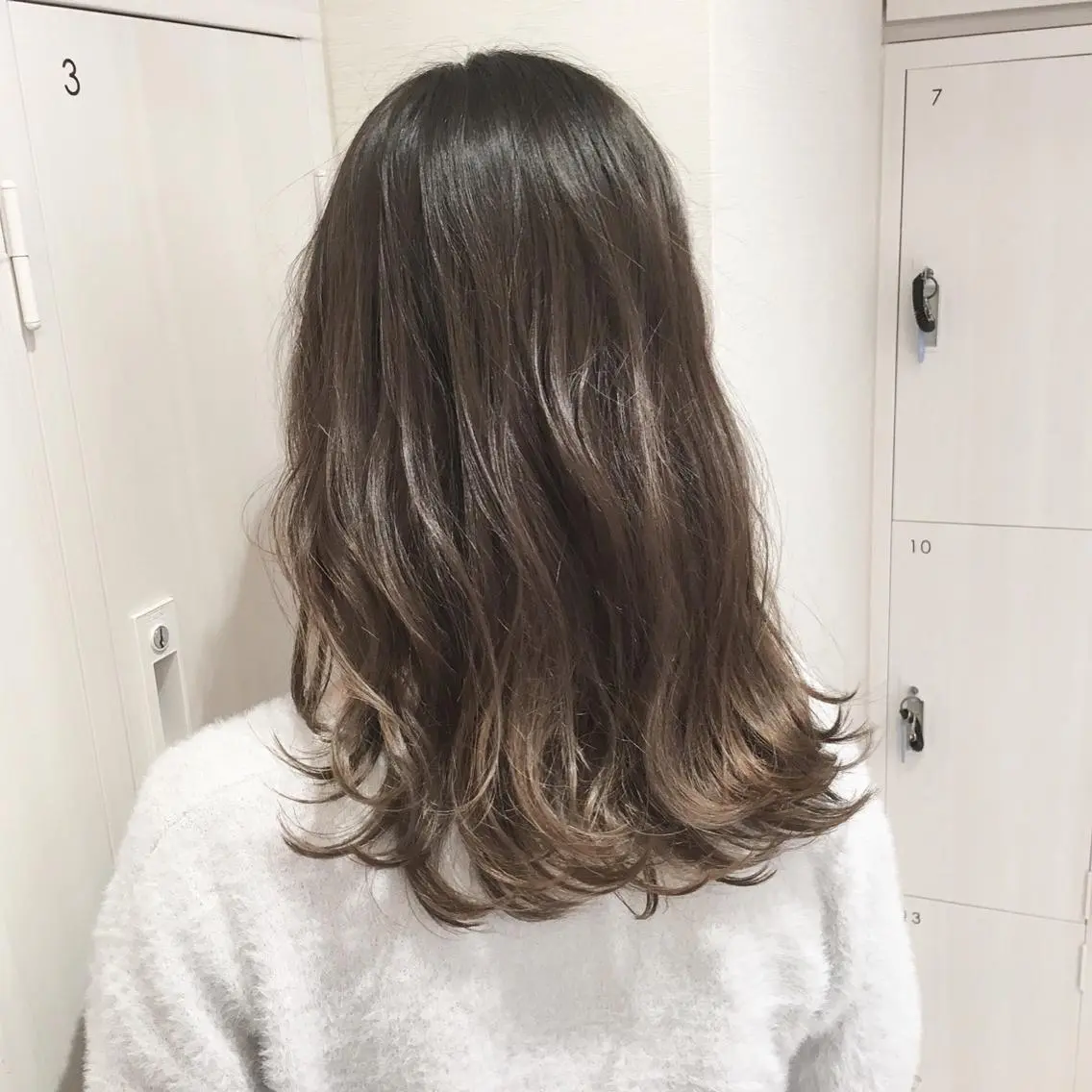 セミロング カラー グラデーションカラー 外国人風カラー 三鷹で1番ショート ボブをカットする新谷のヘアスタイル