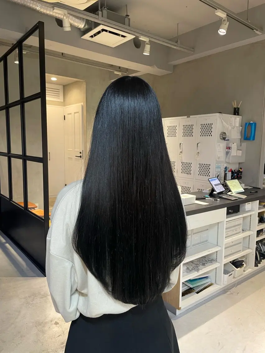 ロング カラー 黒髪 ブルーカラー ブルーブラック ✨️🧸elima調 布Reika🧸✨️のヘアスタイル