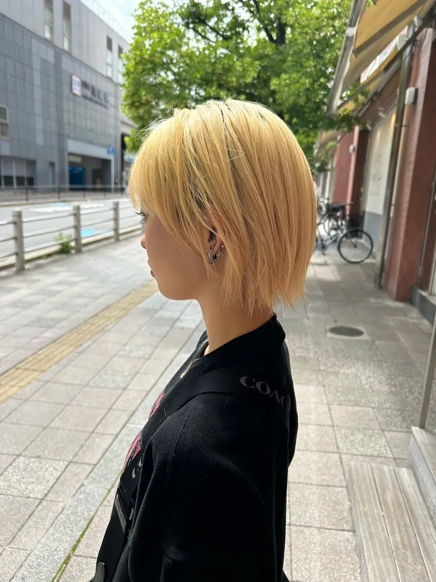 ショート ショートヘア ウルフカット 古林 彩花のヘアスタイル