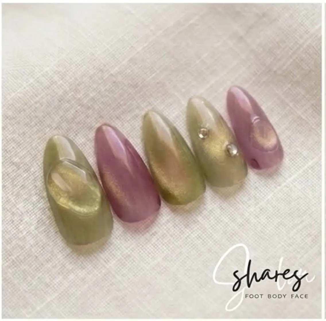 ネイル SHARES AKANEのネイルデザイン