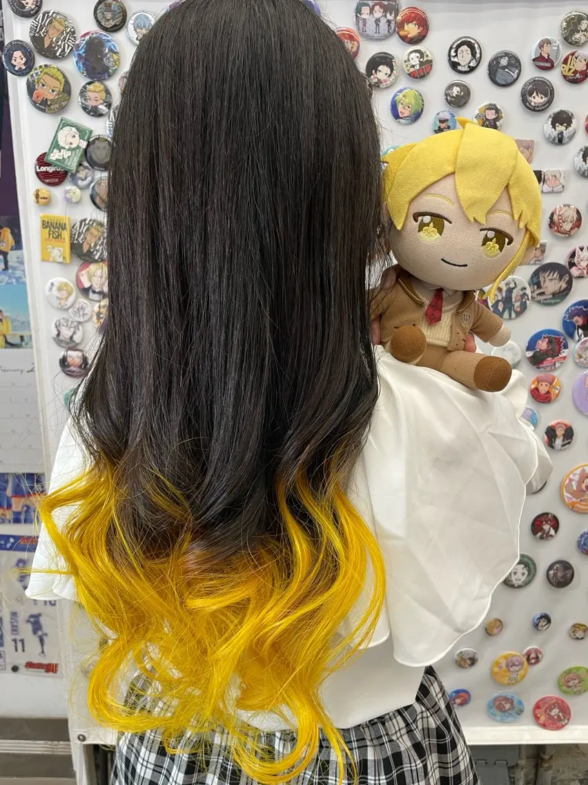 セミロング カラー ヘアカラー インナーカラー 推し ブリーチ  髪質改善のヘアスタイル