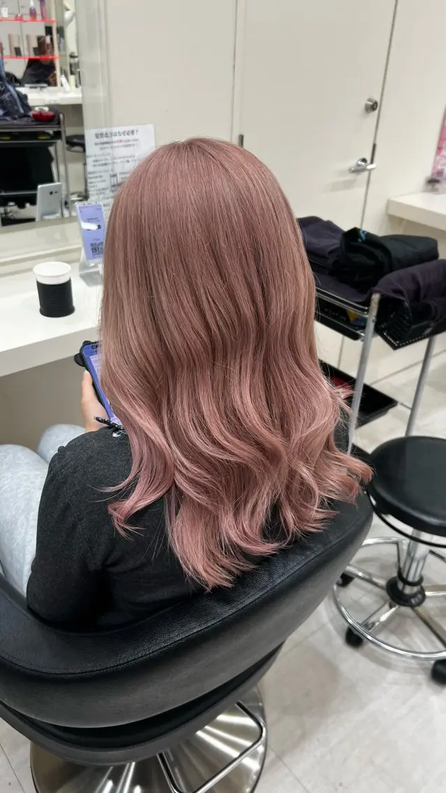 セミロング カラー ヘアアレンジ ヘアカラー 韓国レイヤー&ピンク 艶髪🩶maikoのヘアスタイル
