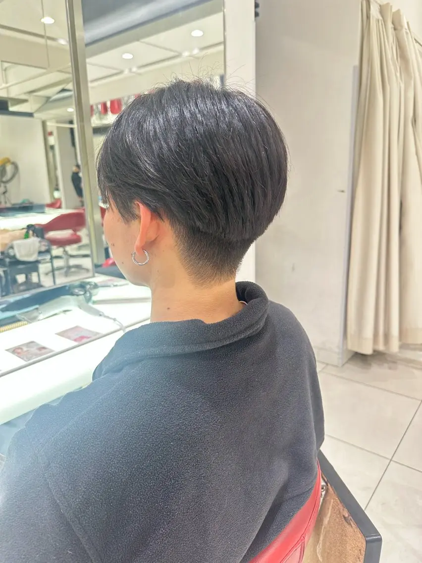 ショート レディースモデル 南草津/築山寿輝也のヘアスタイル