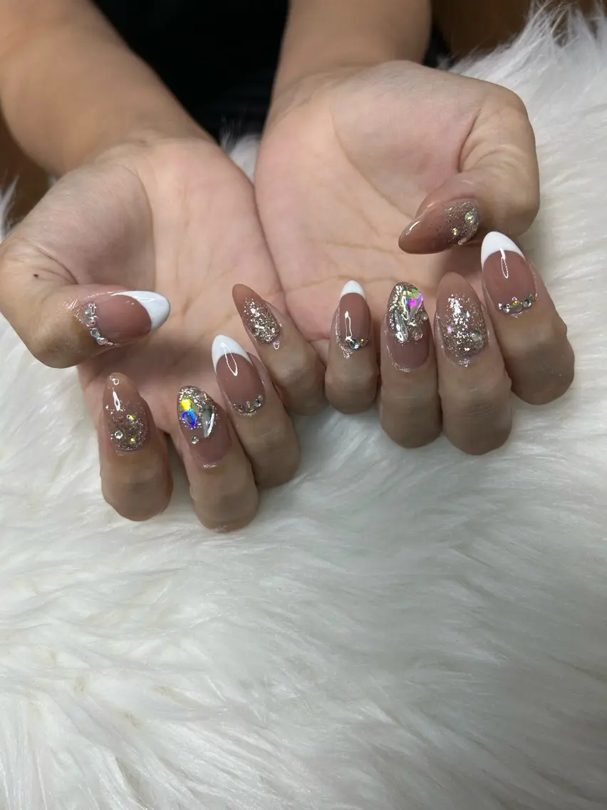 ネイル オーロラネイル フレンチネイル ガーリー ゴージャス 韓国ネイル Lala nailのネイルデザイン