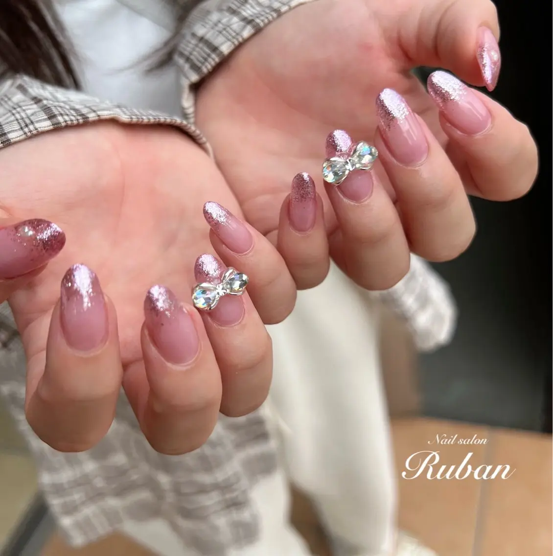 ネイル グラデーション ラメ(グリッター) ラメグラデーション リボン Nail salon Rubanのネイルデザイン