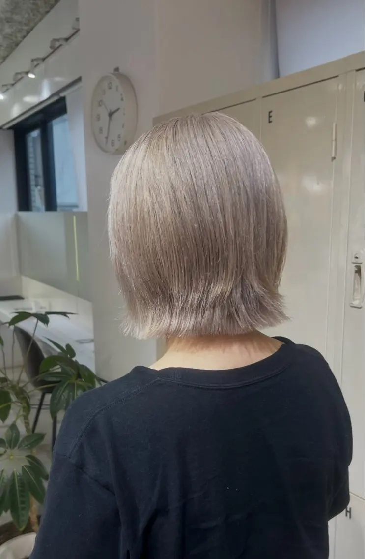 ミディアム ヘアカラー トリートメント 🩶ハイトーン/ はるか🩶のヘアスタイル