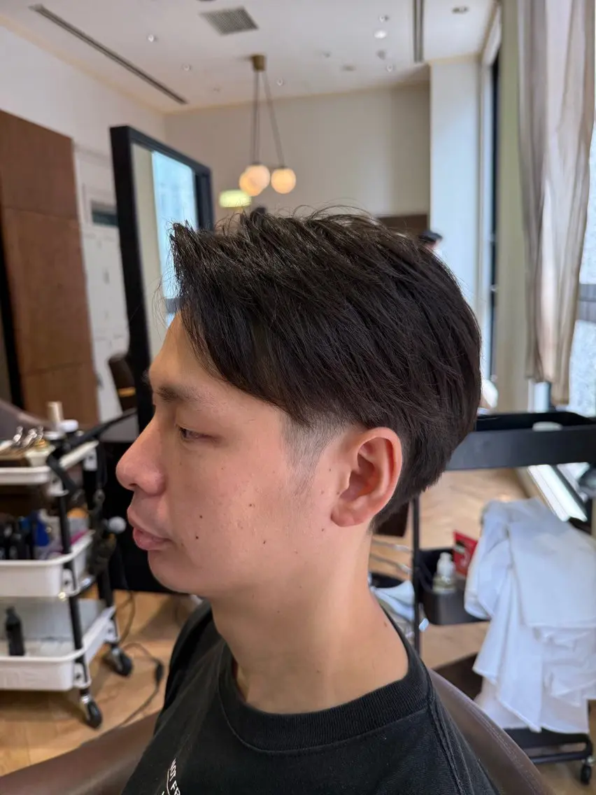ショート メンズ ビジネス ツーブロック 溝口 槙里也のヘアスタイル