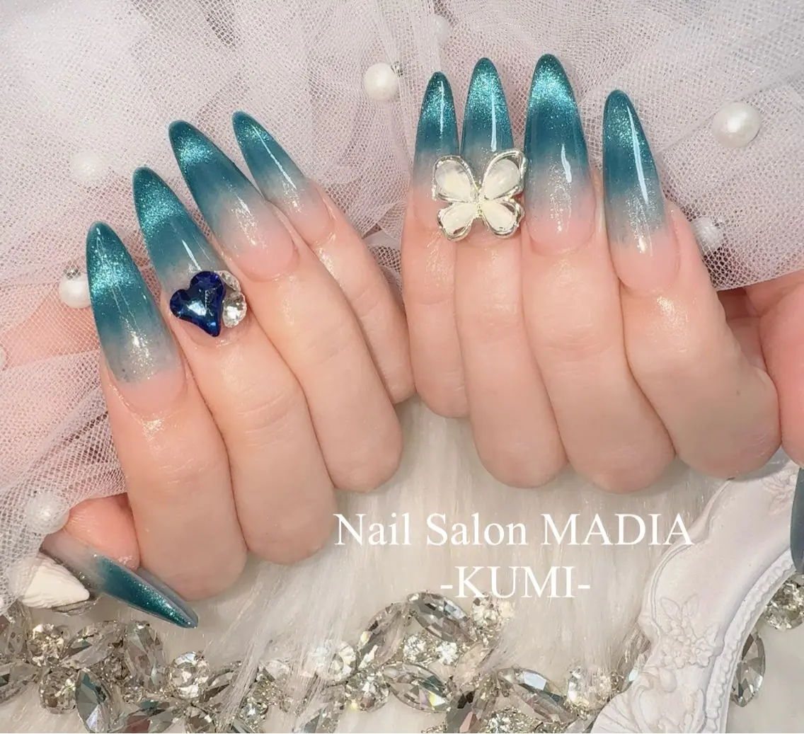 ネイル KUMI💛 MADIAのネイルデザイン