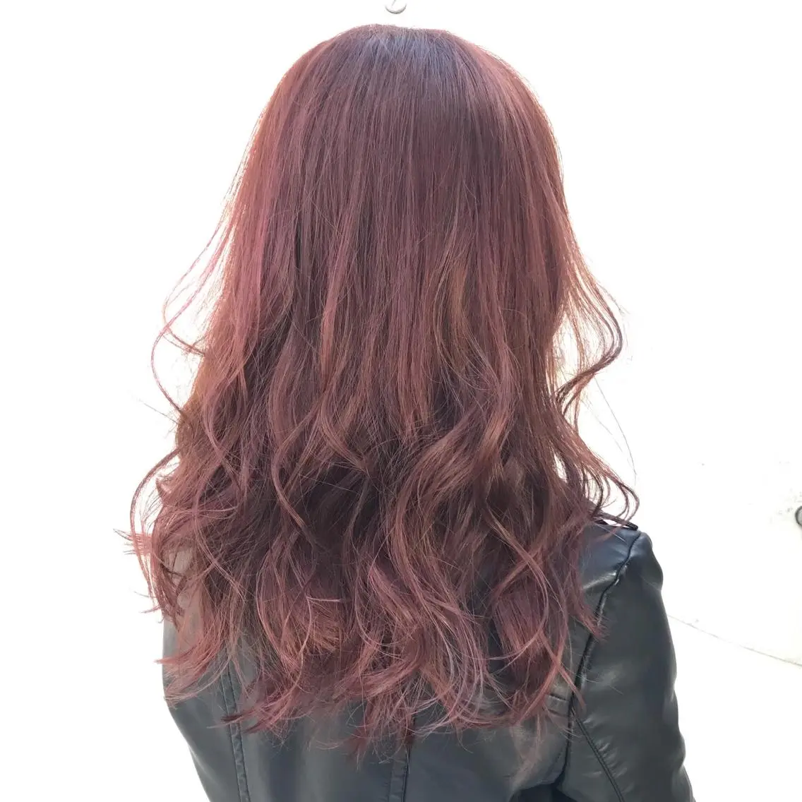 カラー アッシュ ブリーチ 透明感カラー ピンクカラー K-POP好き美容師 🇰🇷Kai.Yのヘアスタイル