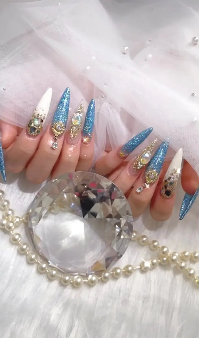 ネイル Miril Lilyのネイルデザイン