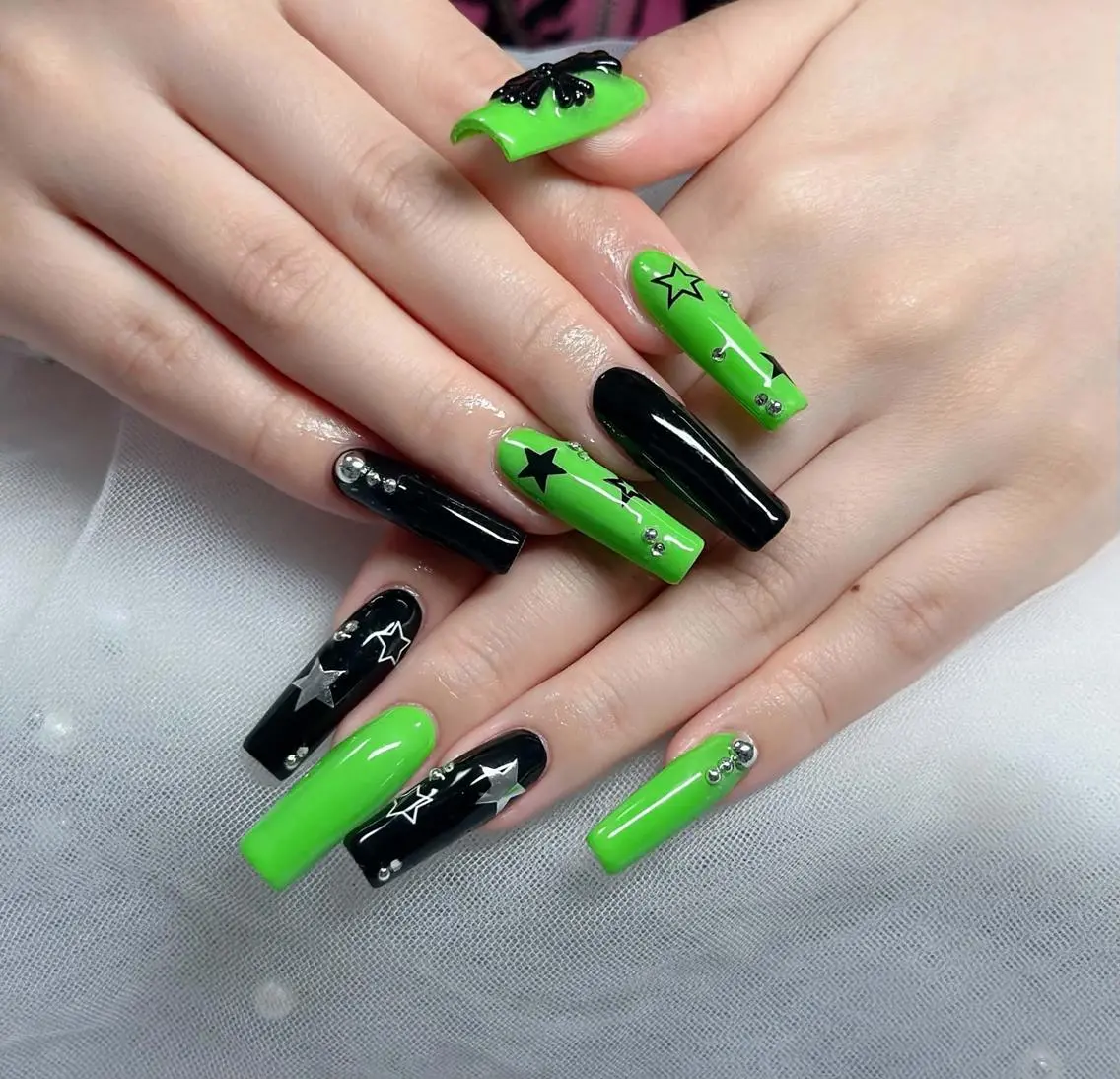 ネイル フレンチネイル ジェルネイル ハロウィン マグネットネイル ネイルチップ ハンドネイル H.baby Nail Salonのネイルデザイン