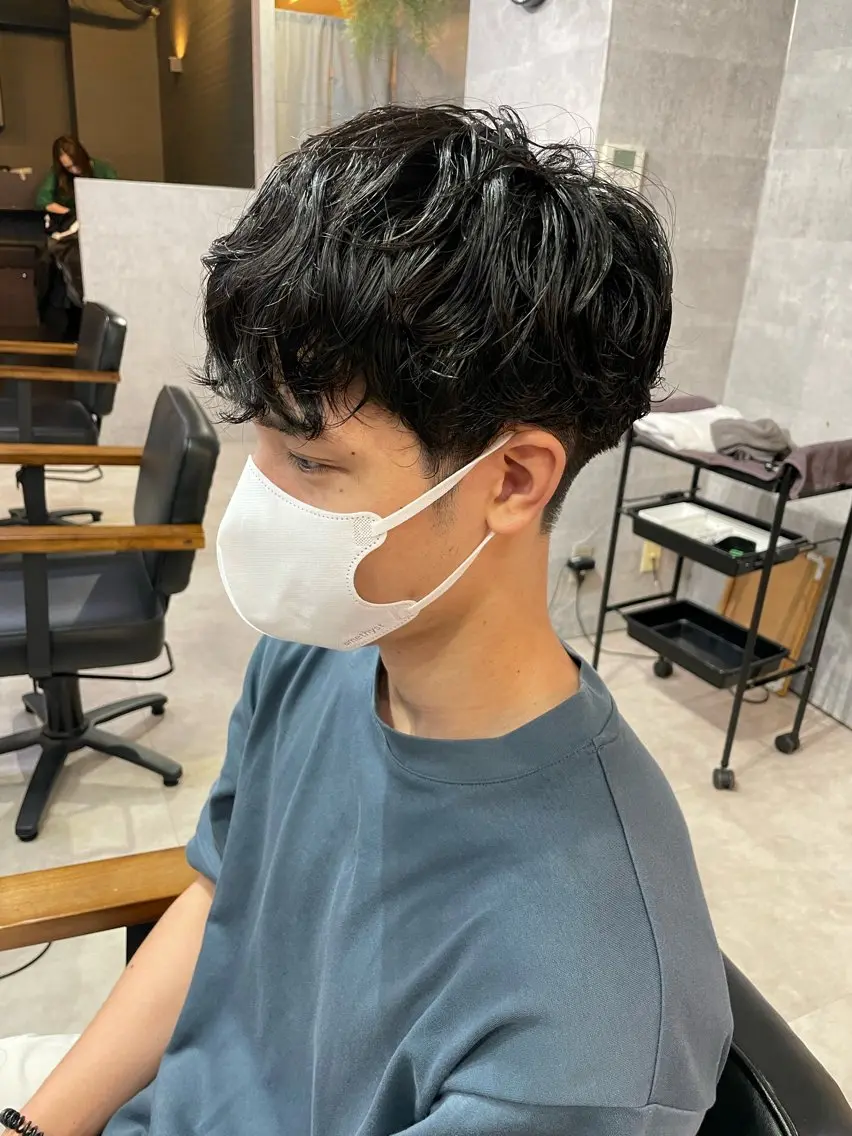 ショート パーマ メンズ 勝毛 広貴のヘアスタイル