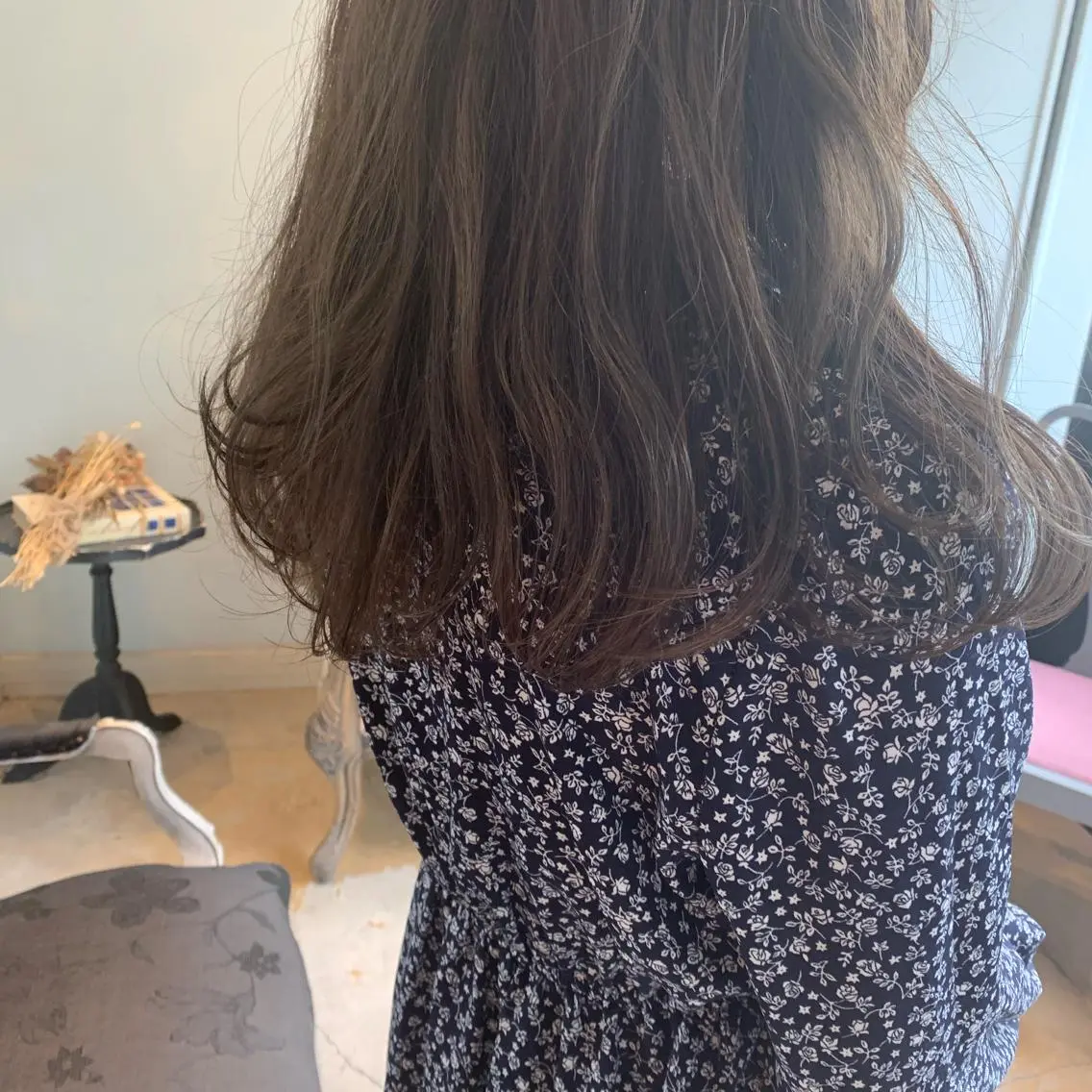 ロング カラー カット ヘアカラー SAKINO ベージュカラーのヘアスタイル