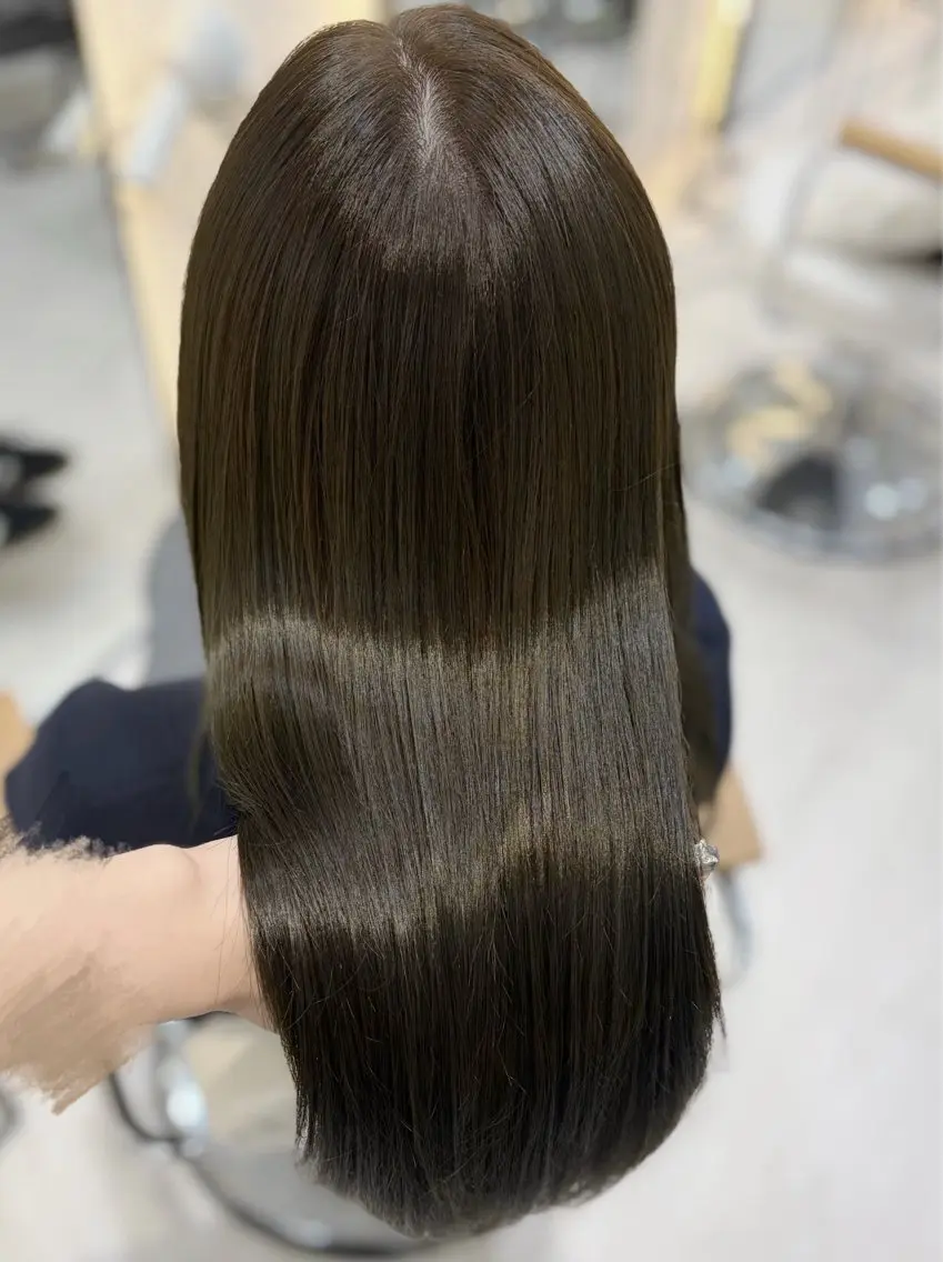 ロング カラー 透明感カラー グレージュ オリーブグレージュ オリーブグレー カット ヘアカラー トリートメント 艶髪・透明感カラー・ 韓国ヘア・Yuriのヘアスタイル