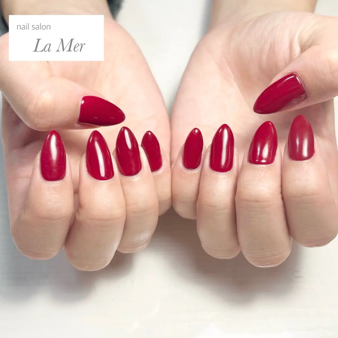 ネイル ジェルネイル ワンカラーネイル 赤色 シンプルネイル 春ネイル ハンドネイル nailsalon La Merのネイルデザイン