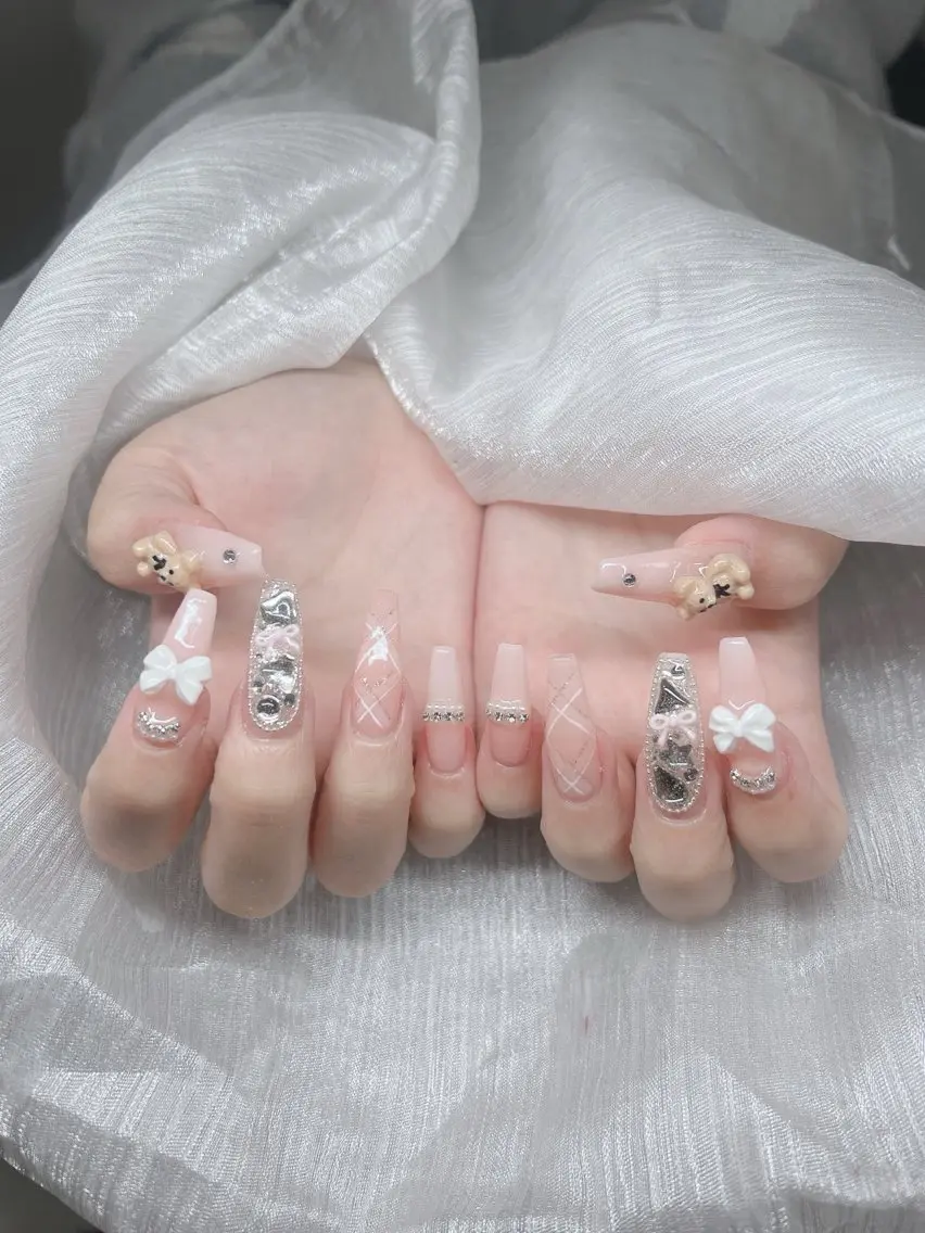 ネイル オーロラネイル チークネイル 長さ出し フットネイル フレンチネイル Lee Nails チップ長さだし専門店のネイルデザイン