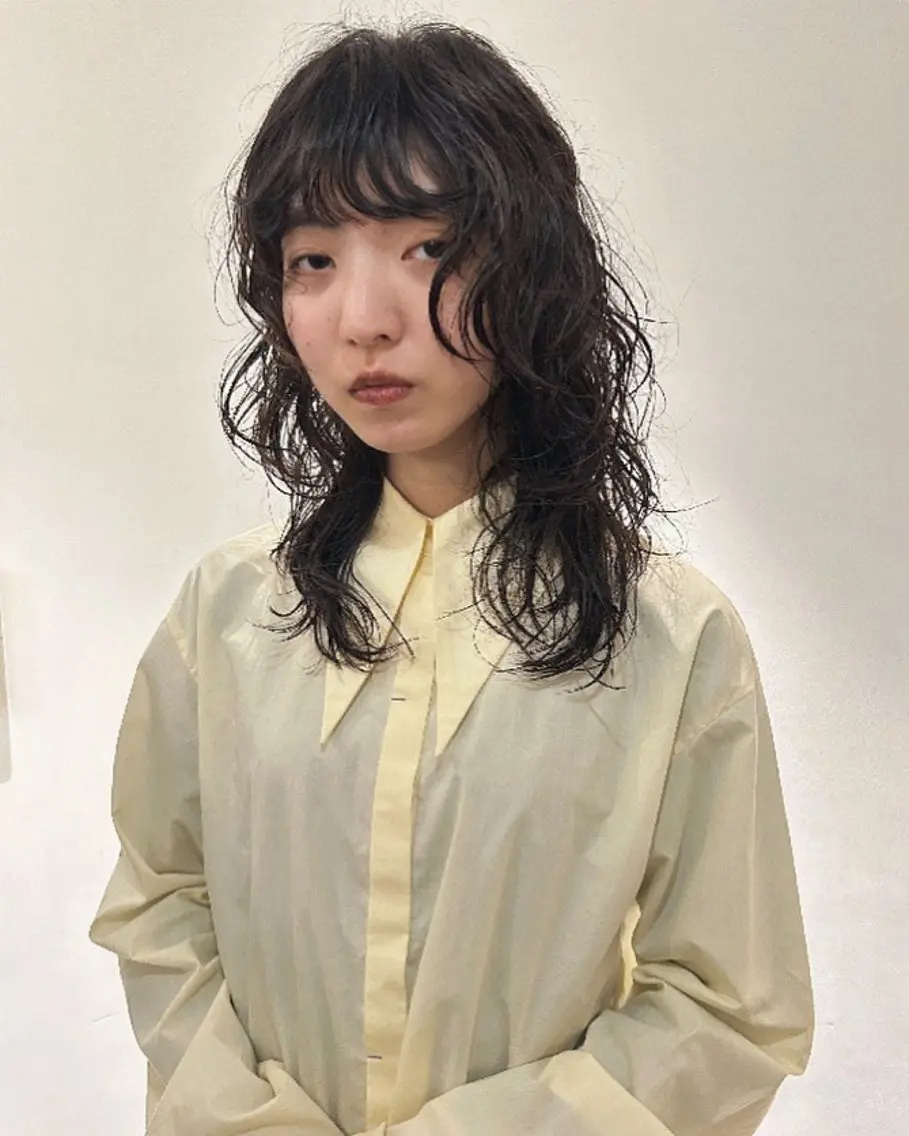 セミロング パーマ セミロングパーマ レイヤーカット ウルフカット カット パーマ トリートメント 村上雅人 ナチュラルモードのヘアスタイル
