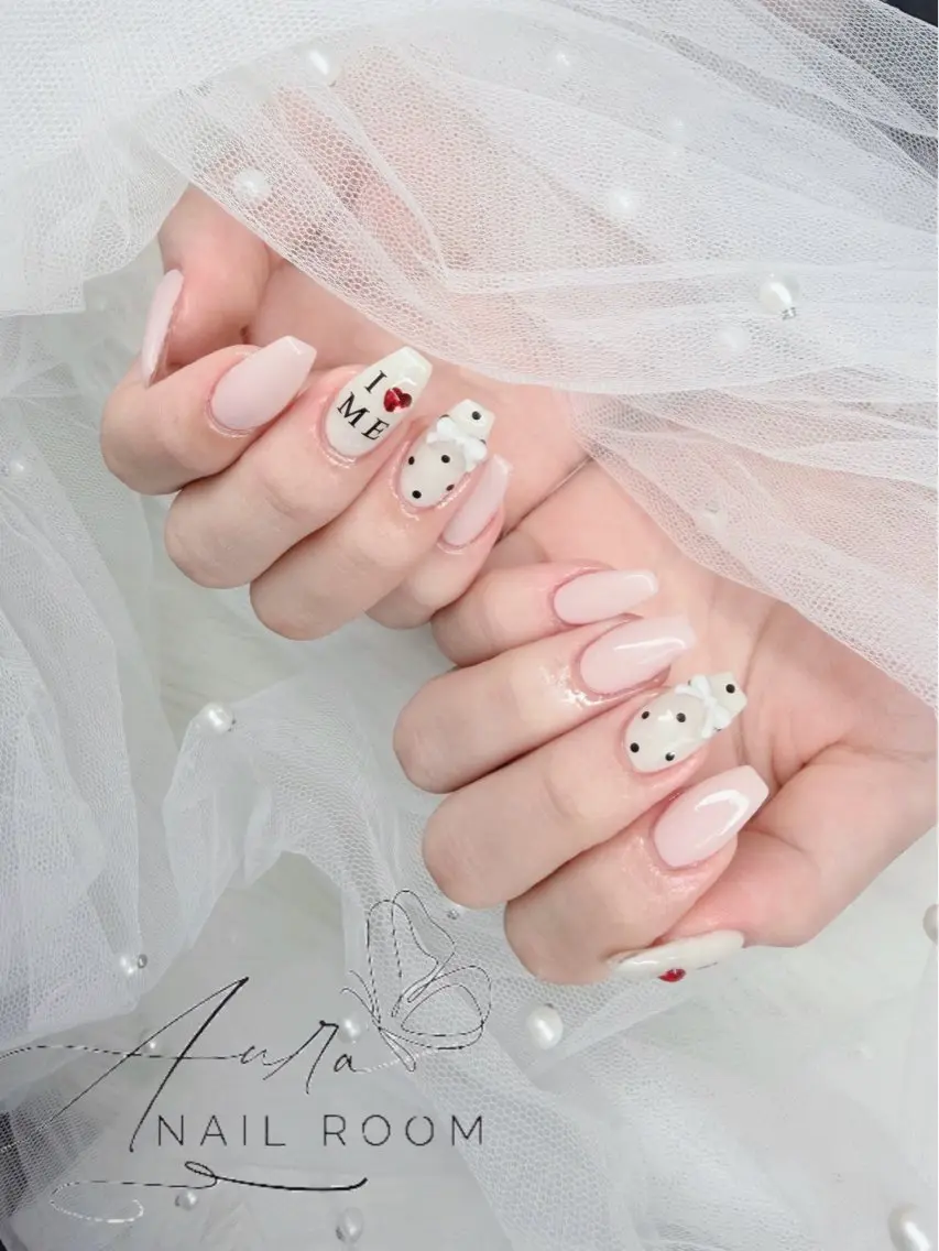 ネイル Luna (Aura nail room)のネイルデザイン