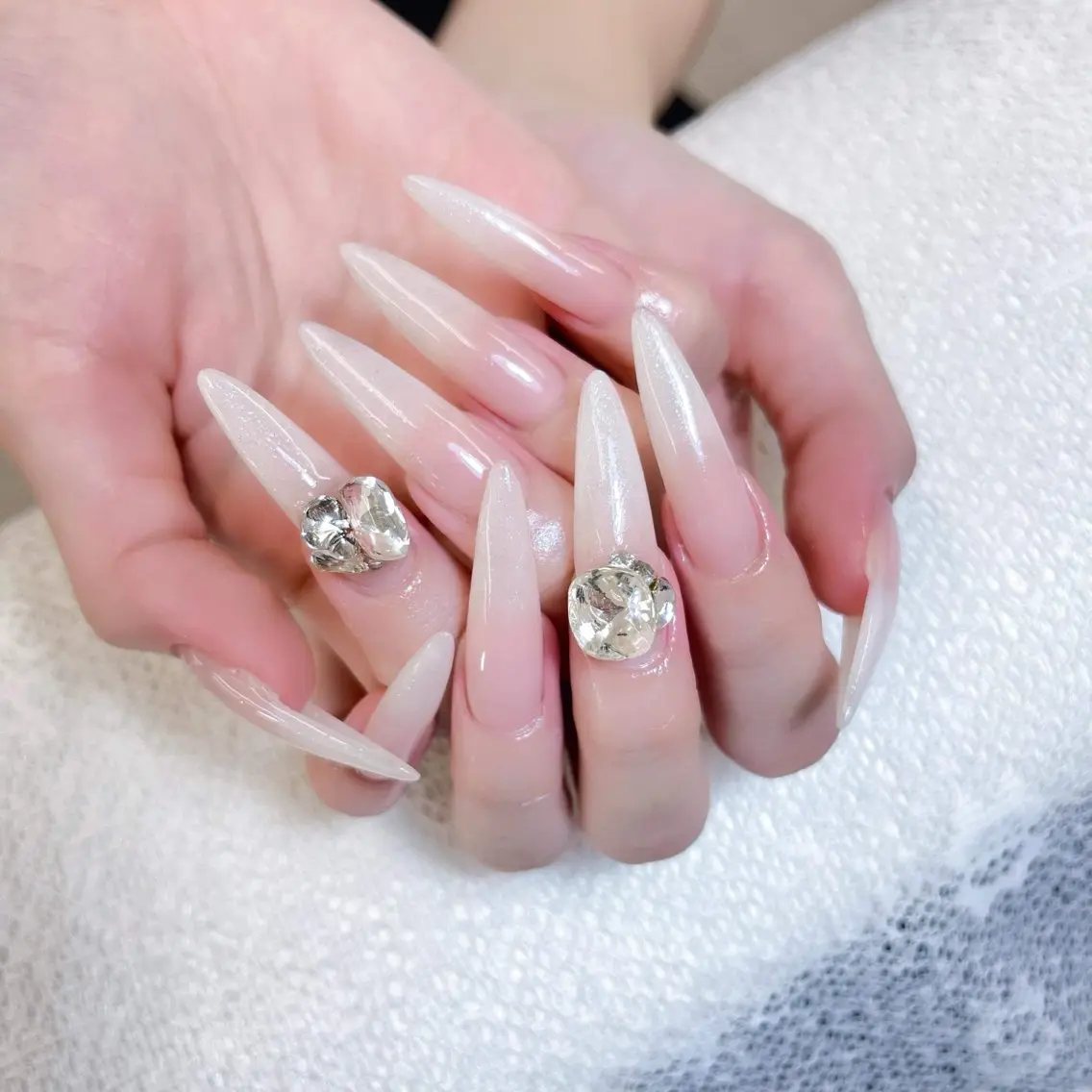 ネイル フレンチネイル ジェルネイル キラキラネイル 韓国ネイル マグネットネイル Julli NailStudioのネイルデザイン