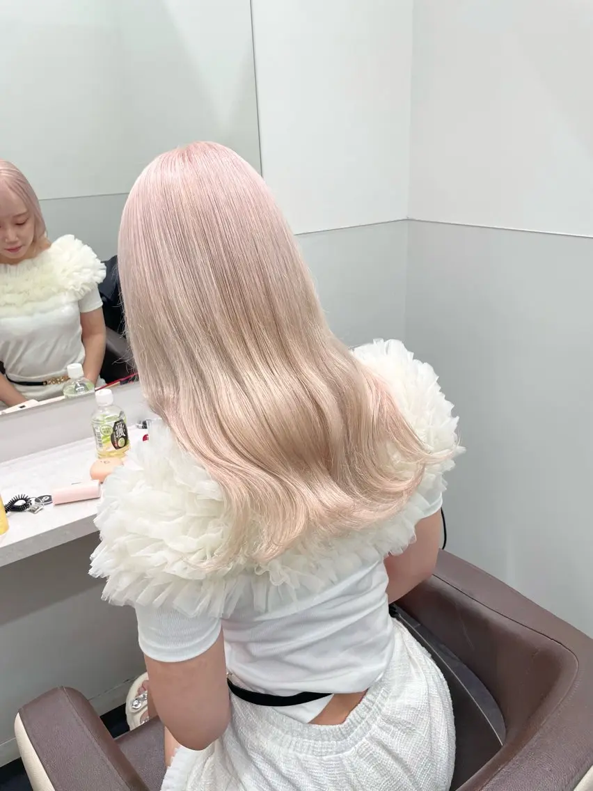 セミロング カラー ヘアカラー トリートメント ヘアセット 🩵ハイトーン 美咲🩵のヘアスタイル