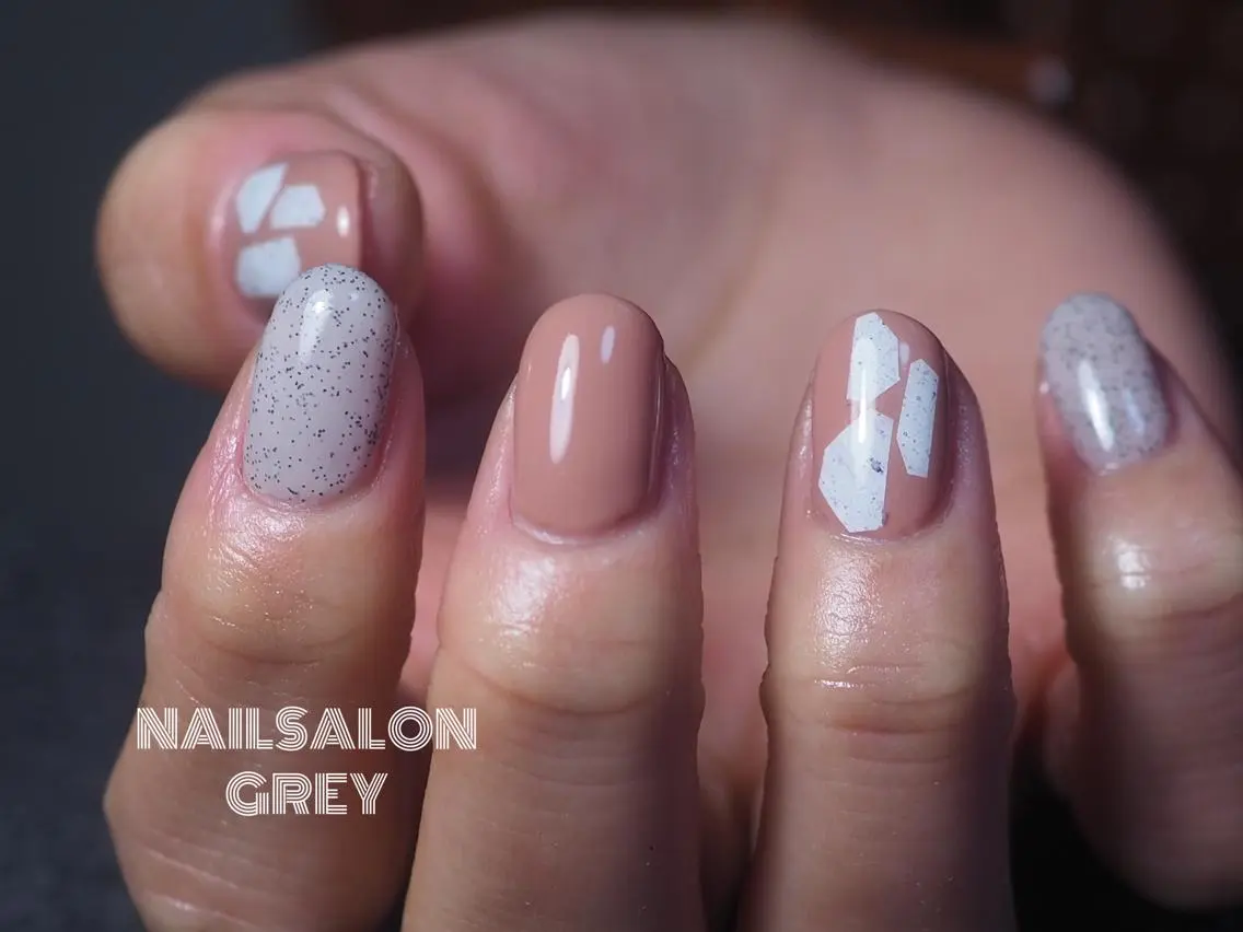 ネイル 【GREY】 TAIRAのネイルデザイン