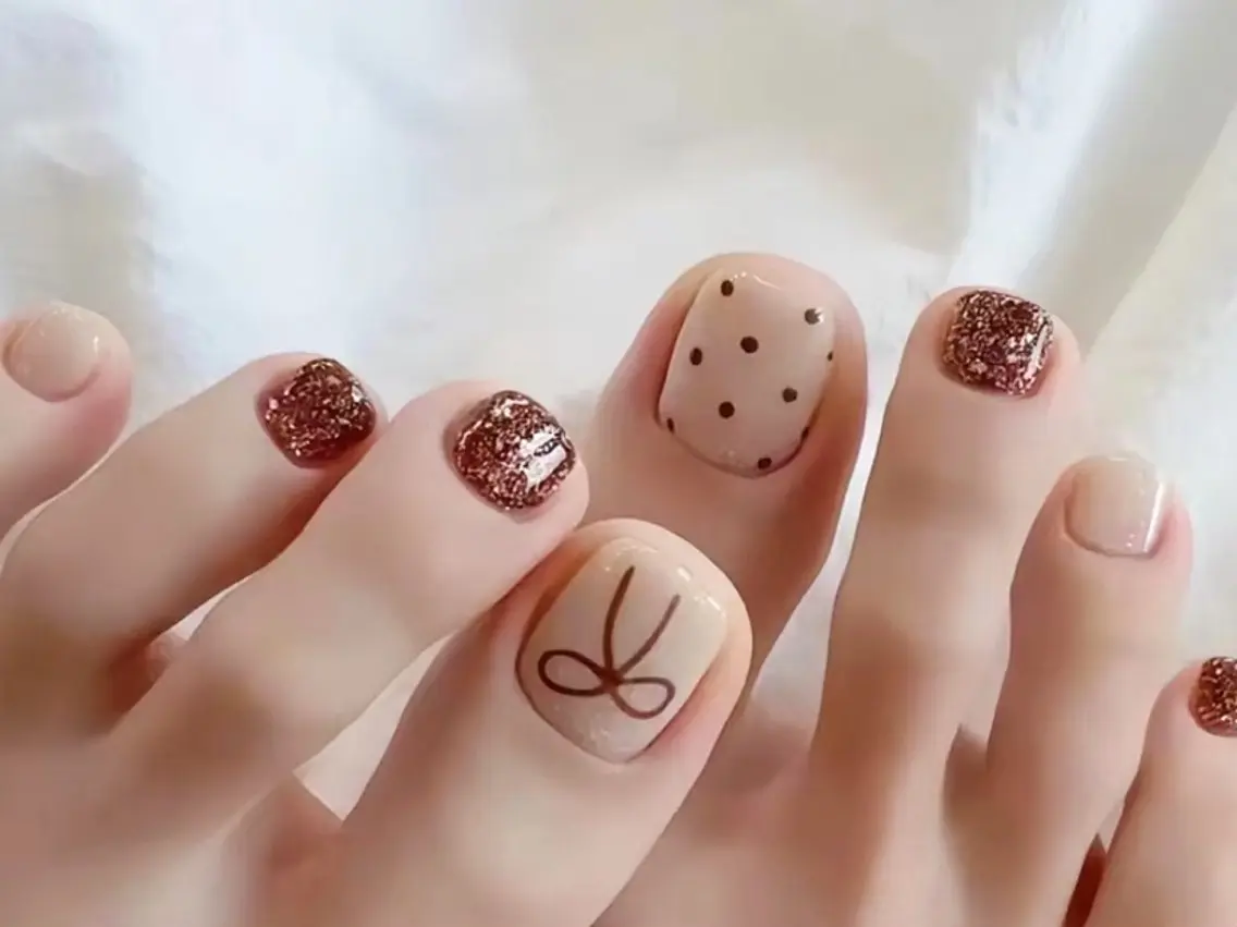 ネイル フットネイル H3 Nail Tsuki🦋💙のネイルデザイン