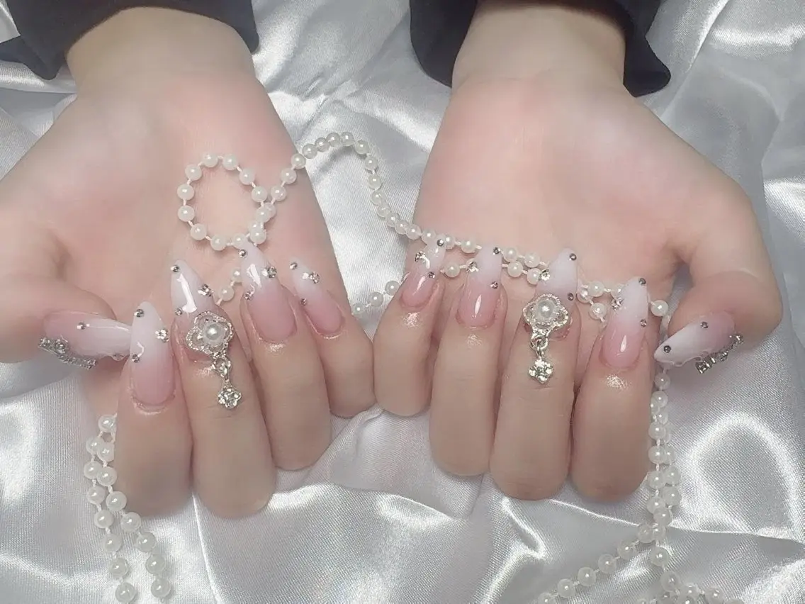 ネイル グラデーション 韓国ネイル マグネットネイル ニュアンスネイル オフィスネイル ハンドネイル Hana Rose Nailのネイルデザイン