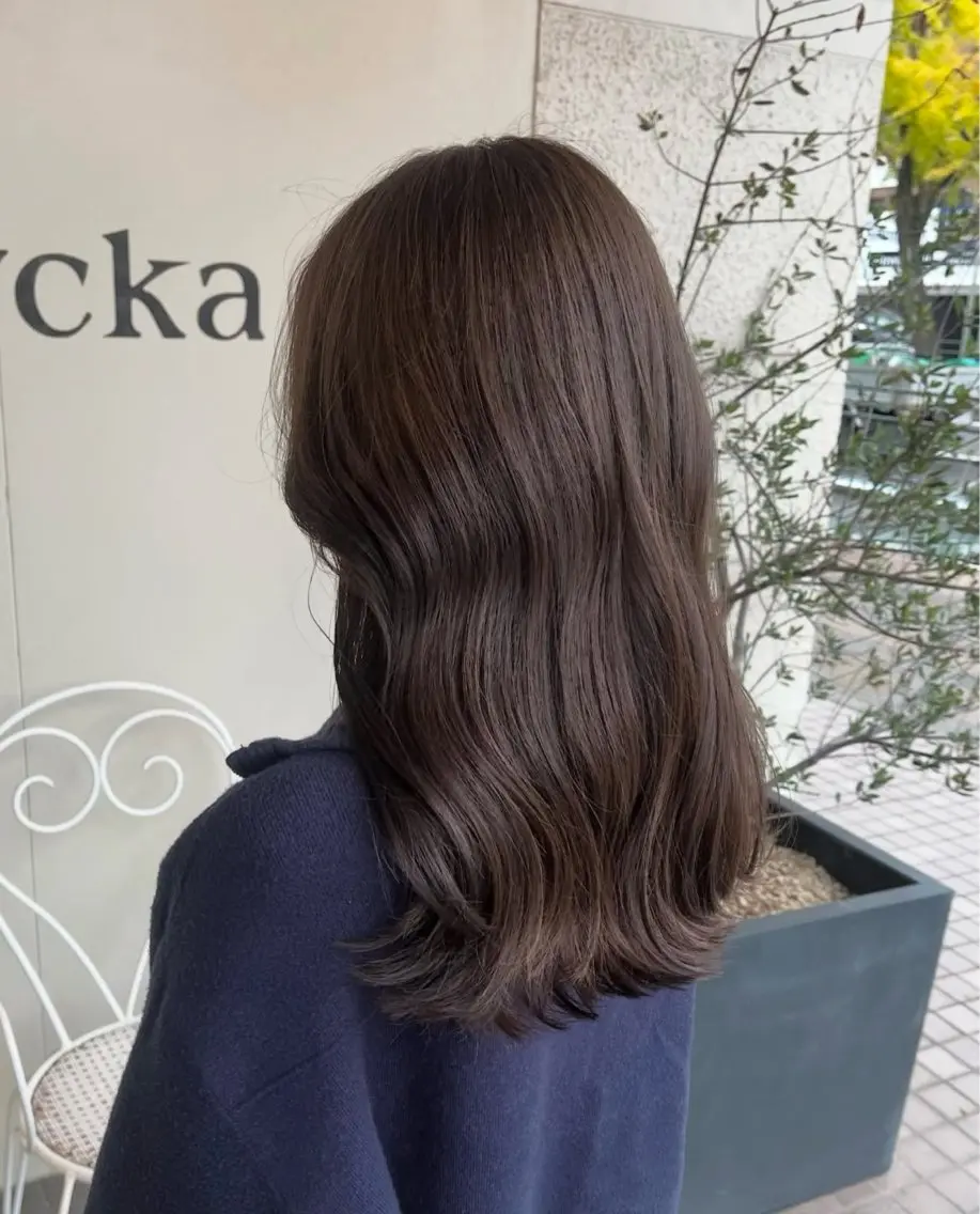 ロング カラー グレージュ 谷口晴美 透明感カラーのヘアスタイル