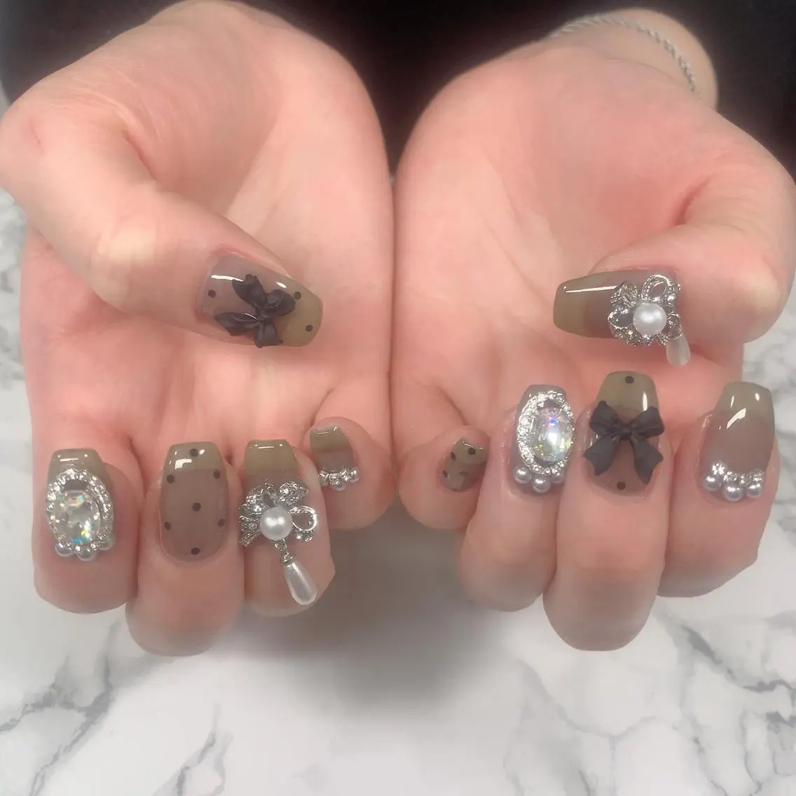 ネイル ハンドネイル はな💎ネイル ワンホン、長さ出しのネイルデザイン