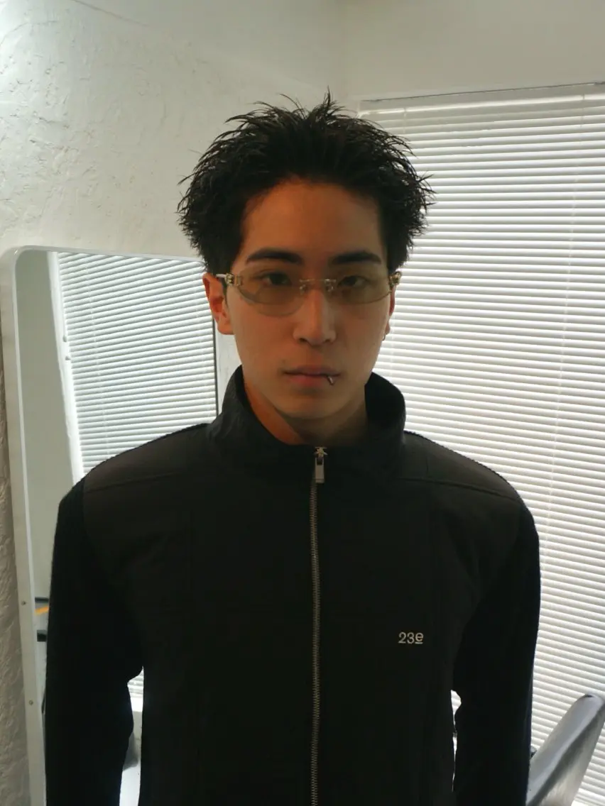 ショート メンズ メンズブリーチ フェザーパーマ メンズハイライト メンズハイトーン メンズパーマ カット メンズハイトーン/ ブリーチ💫荒木海星のヘアスタイル