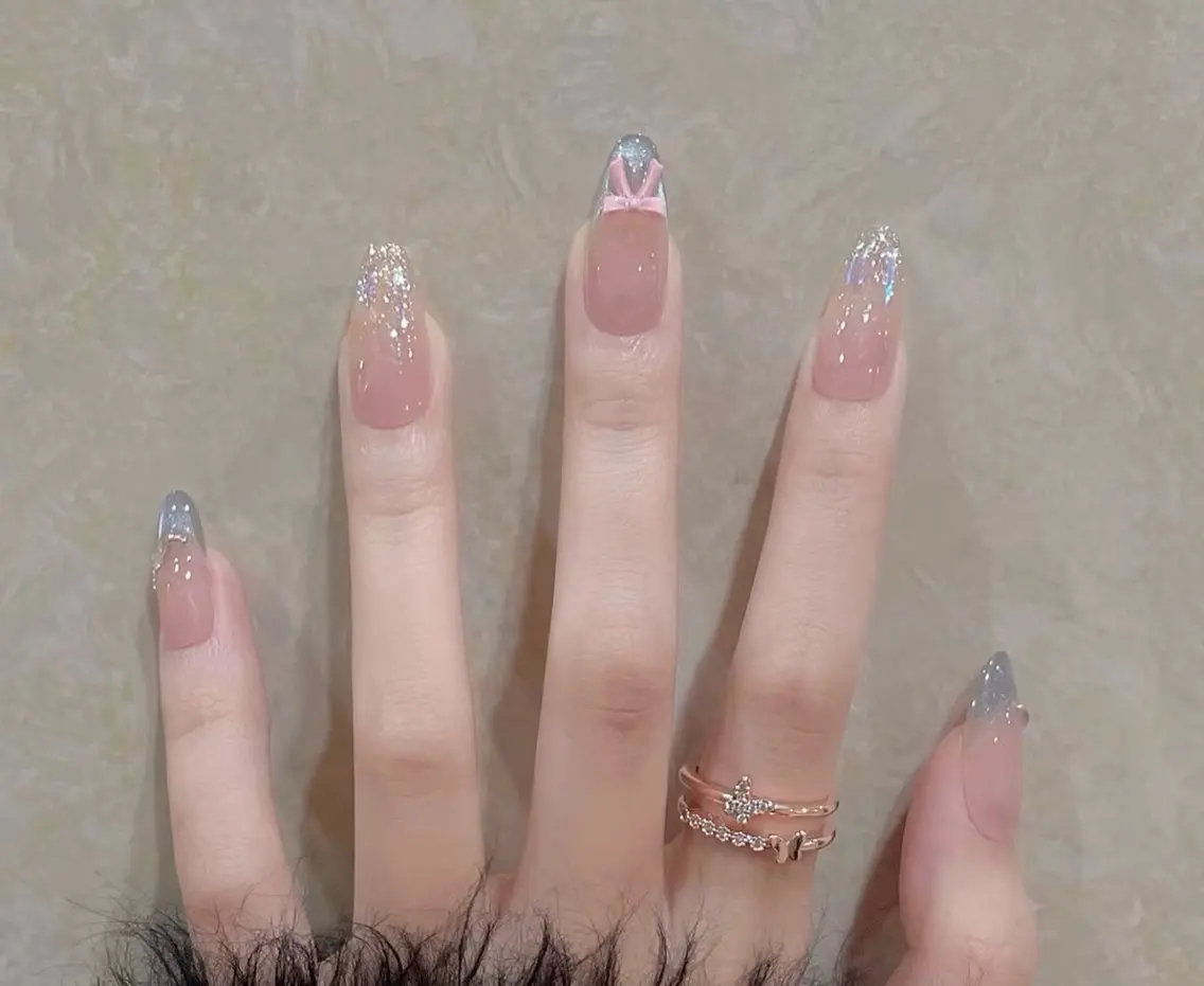 ネイル チークネイル 長さ出し フラワーネイル フレンチネイル ガーリー sun nail池袋 モデル募集のネイルデザイン