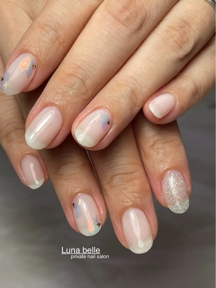 ネイル オーロラネイル フラワーネイル ホワイト ハンドネイル LUNA BELLEのネイルデザイン