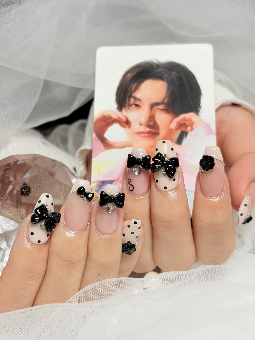 ネイル ハンドネイル EmaNail 🧸Momokaのネイルデザイン