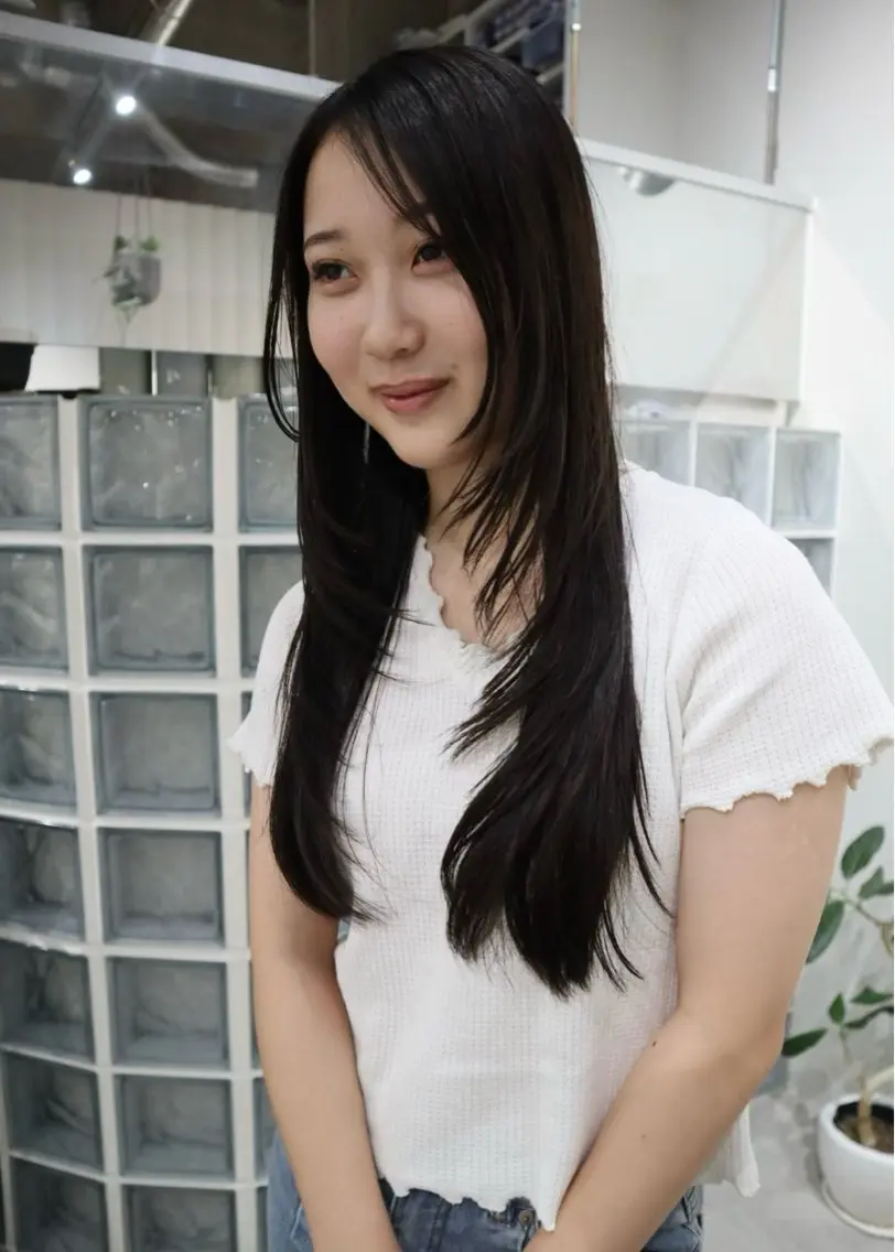 ロング 顔周りカット レイヤーカット 小顔カット カット 山本 麗のヘアスタイル