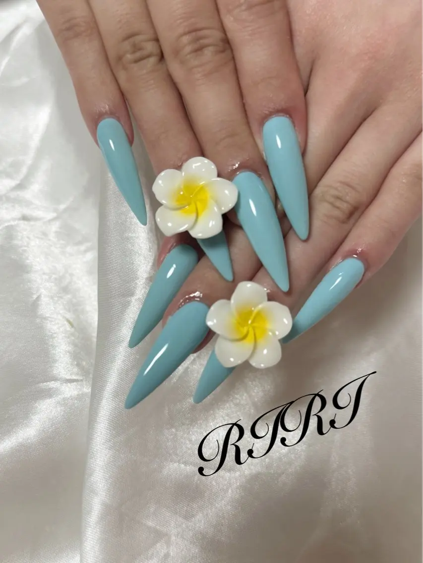 ネイル ブルー ジェルネイル ロングネイル スカルプネイル シンプルネイル ハンドネイル riri オーナーのネイルデザイン