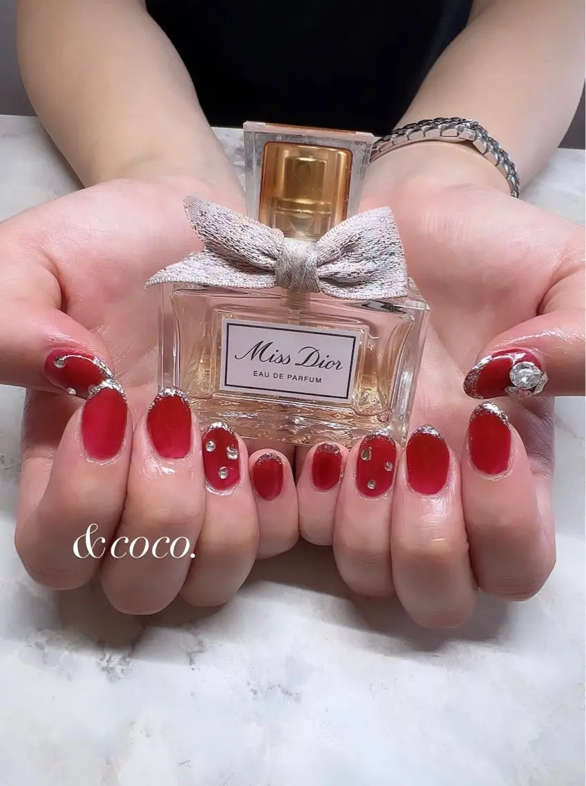 ネイル 赤色 ＆ coco.のネイルデザイン