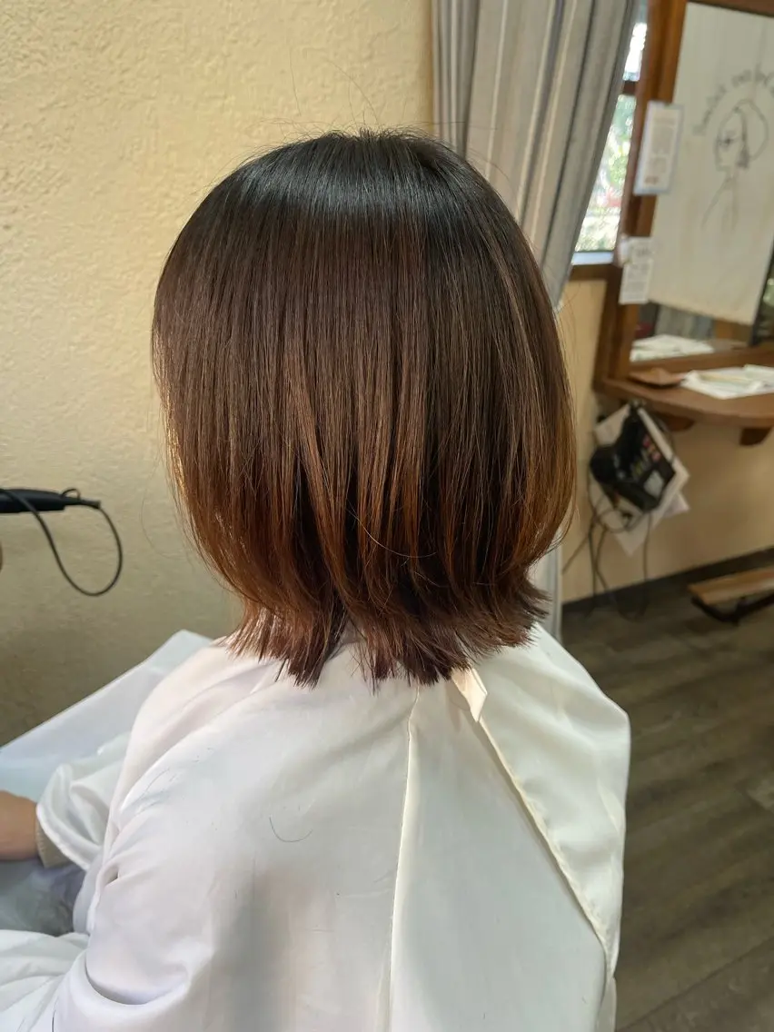 ミディアム ボブレイヤー ボブ レイヤーカット カット 磧本 祐里恵のヘアスタイル
