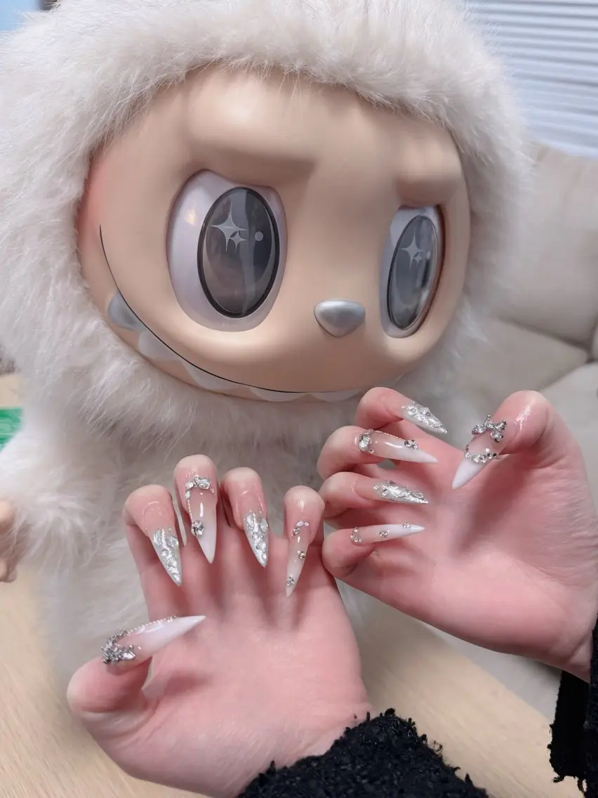 ネイル フレンチネイル ジェルネイル ガラスフレンチ ハロウィン ハート ハンドネイル H.baby Nail Salonのネイルデザイン