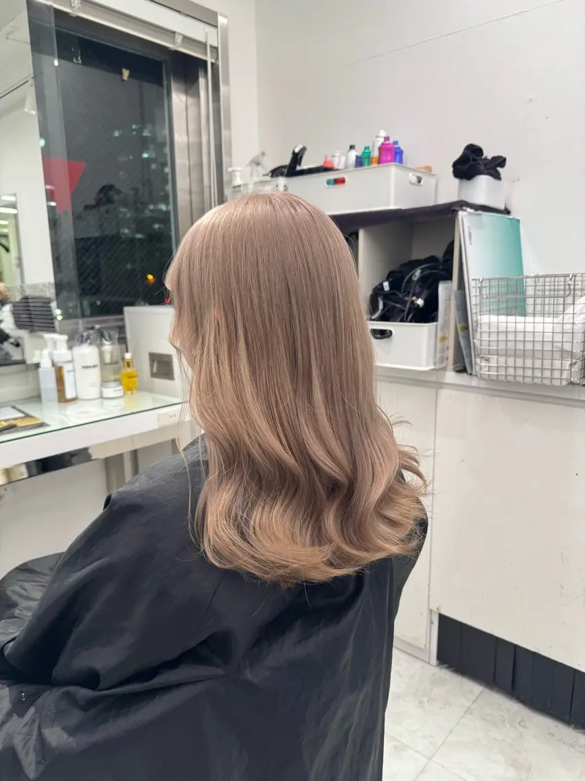 ロング カラー ヘアアレンジ カット ヘアカラー ヘアセット 透け上品ハイトーン 職人ゆうと🤍のヘアスタイル