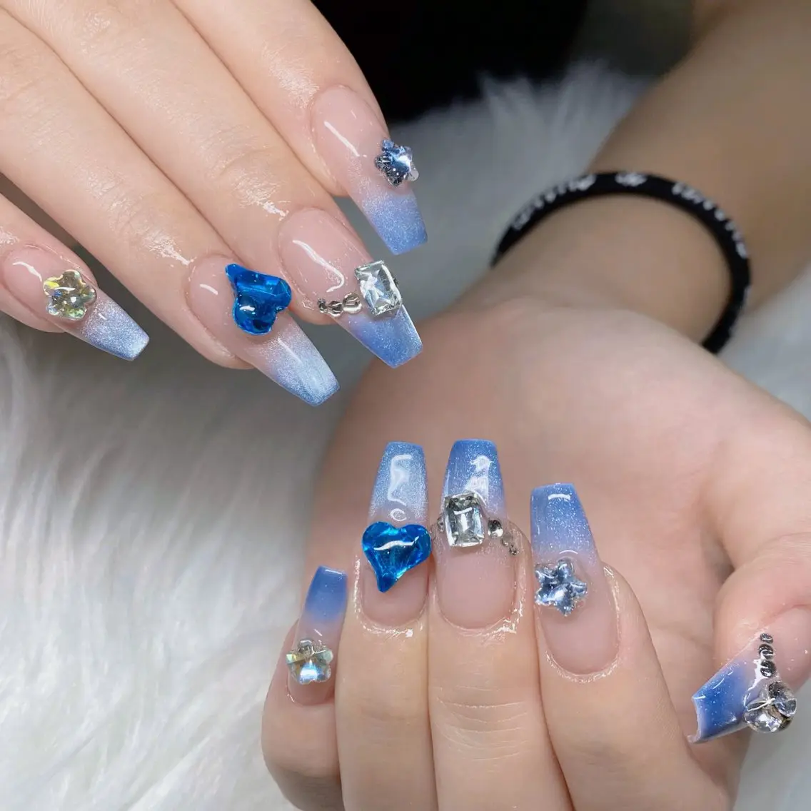 ネイル ボルドー ブラウン チークネイル ドット フットネイル NAILS BAR SHINJUKUのネイルデザイン